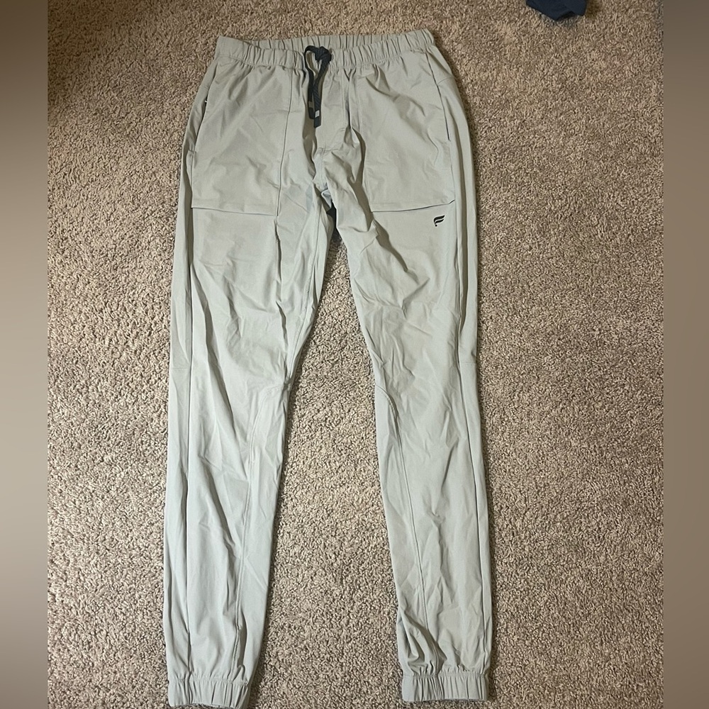 Fabletics One Joggers in Light Grey